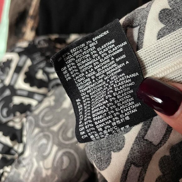 2000s Black and White Geometric Sleeveless Top - Picture 5 of 5